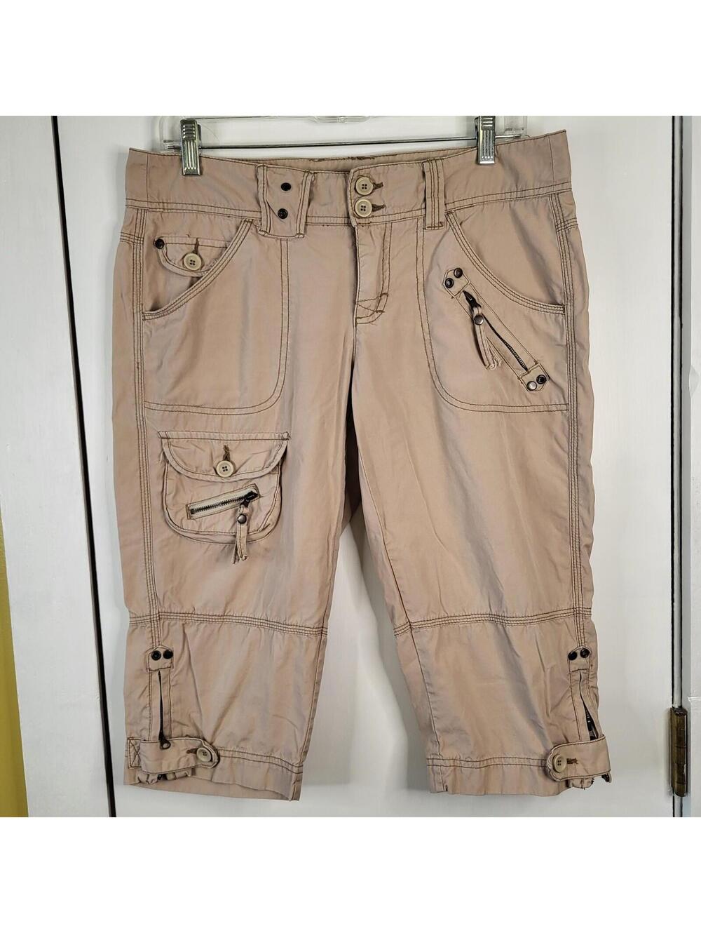Maurices beige Y2K-style cargo capri pants multiple pockets, 2 button-up zipper
